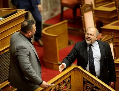 Ένταση στην Βουλή: «Σκάσε ρε προδότη, μη μιλάς» από Γ. Λαγό στον Ν.Ξυδάκη - 